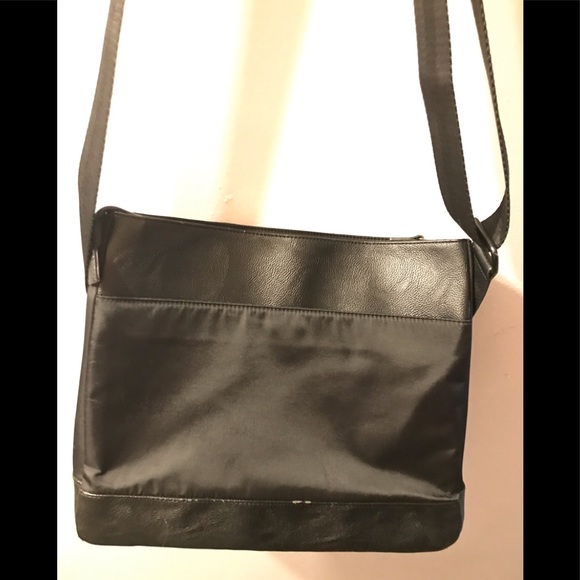 Guess Crossbody messenger bag - Picture 9 of 10